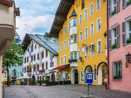 Kitzbuehel_Vorderstrasse_shutterstock_1692963790